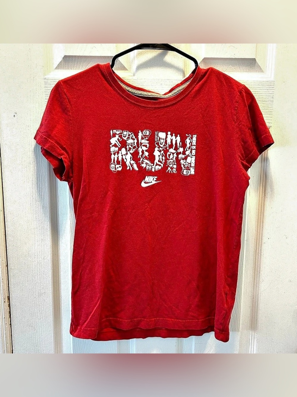 Nike T-Shirt Women’s Medium Red Run Crew Neck Short Sleeve Logo Accent